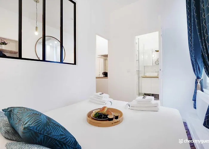 Chic Parisian Retreat Alexandre Dumas 2c Apartman *